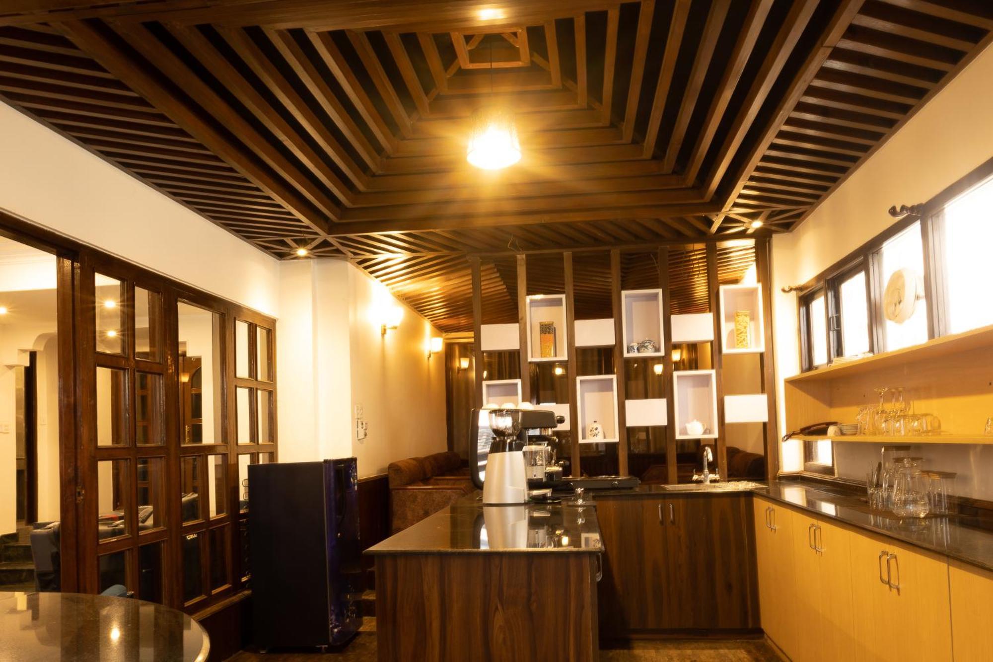 Kathmandu Business Hotel Exterior foto