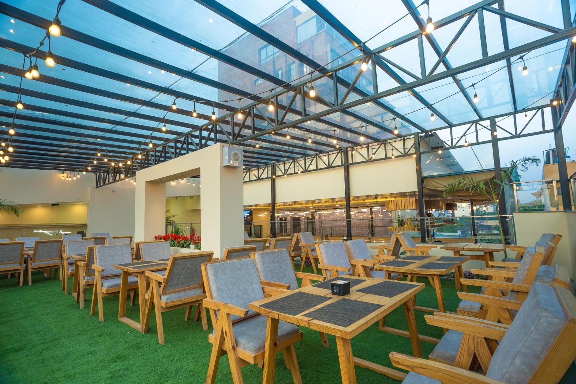 Kathmandu Business Hotel Exterior foto
